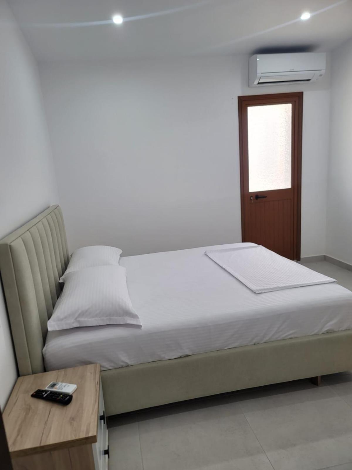 Caca Hotel Rinas 外观 照片